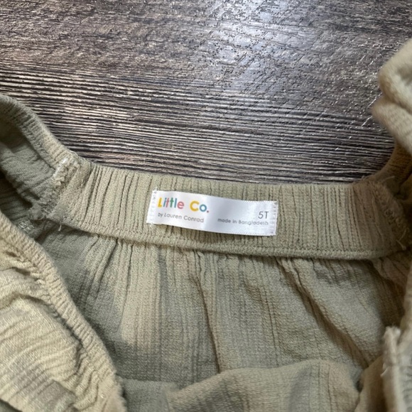 Charming Kids' Ruffle Set - Picture 2 of 4